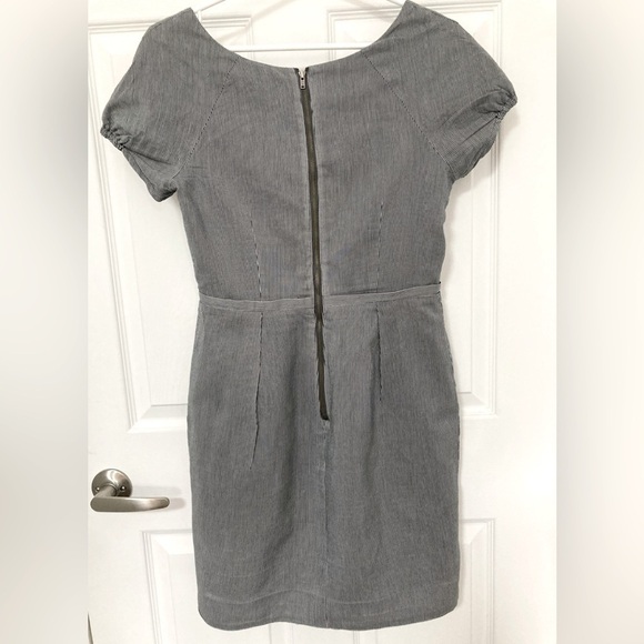 J.CREW PINSTRIPED DRESS - Size 6 - Picture 4 of 8